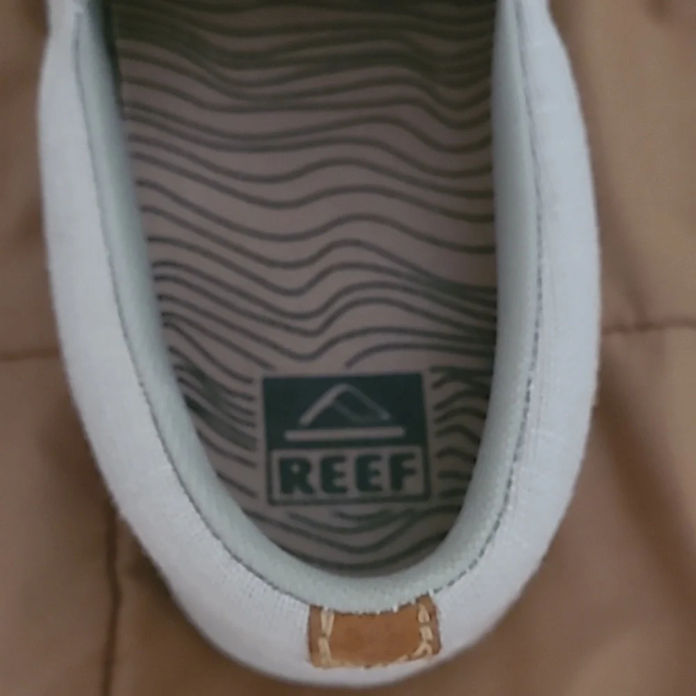 Reef Shoes - Picture 4 of 5